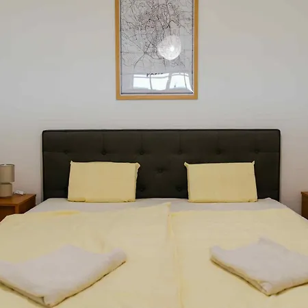 Velky Blizko Centra Apartment