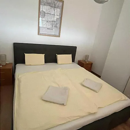 Velky Blizko Centra Apartment Kosice